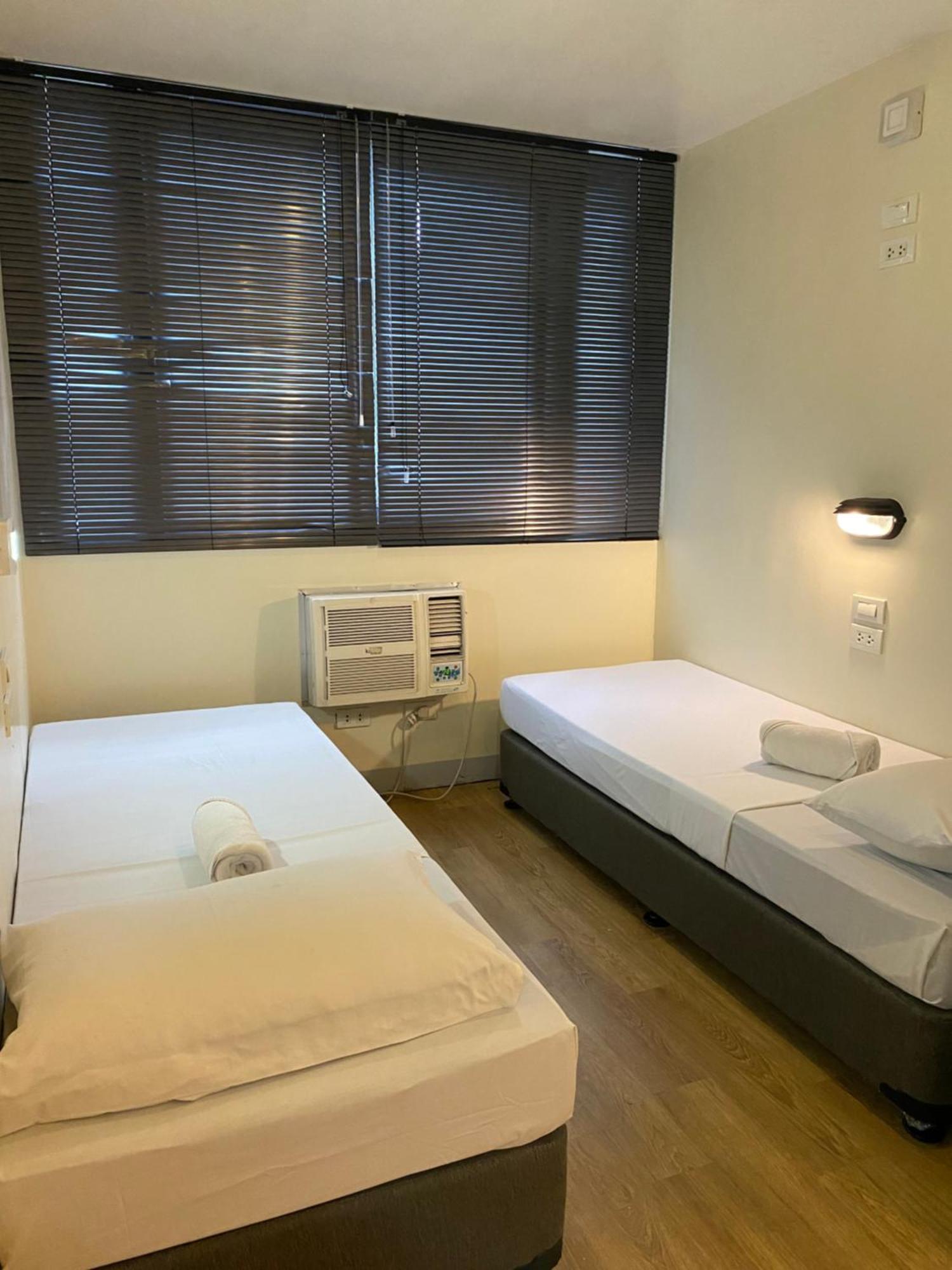 Burgos Hub Hostel Пасай Екстериор снимка